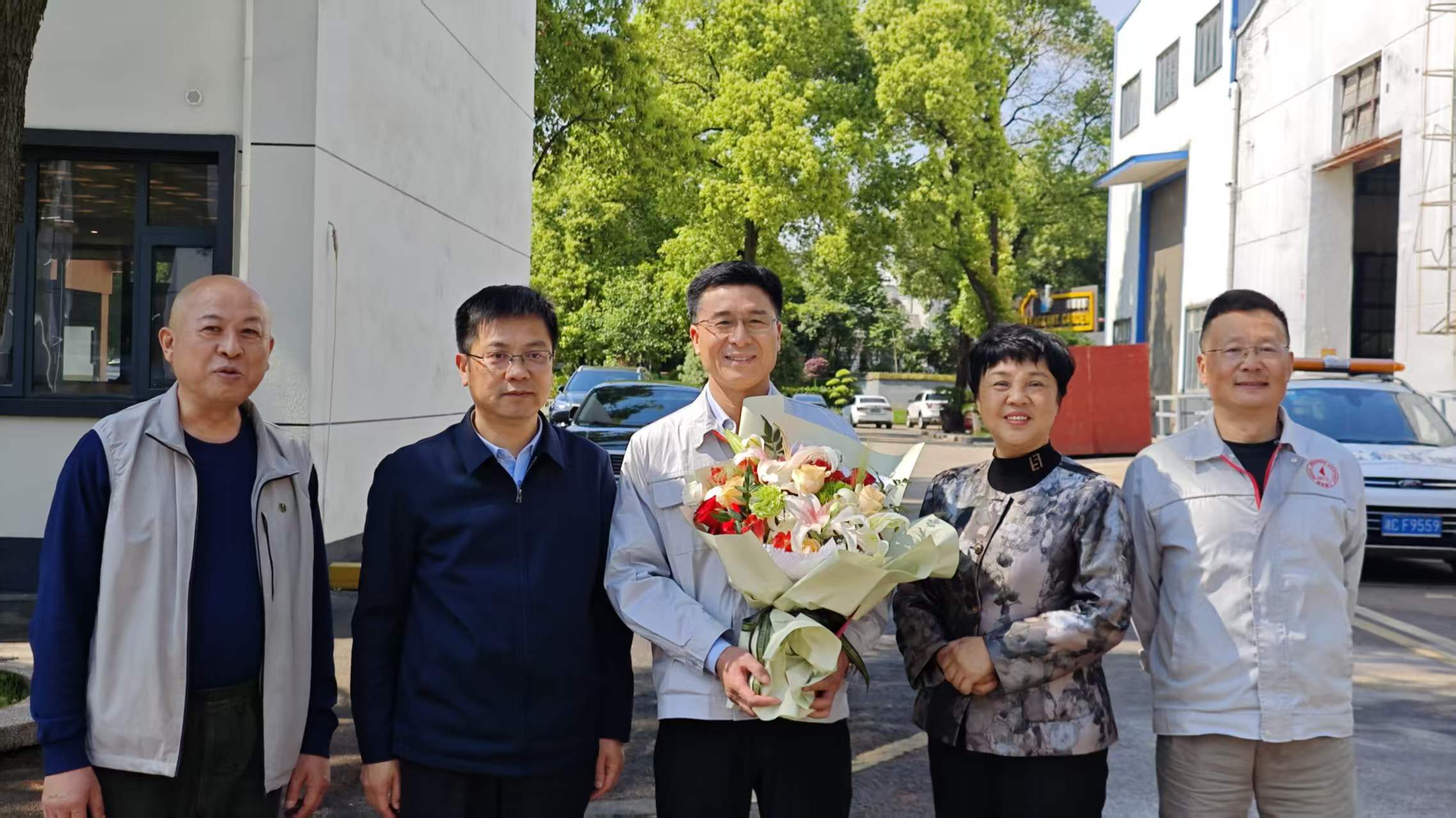 雨湖区区委书记陈小平一行走访开云网页版·官方版在线登入,开云（中国）
公司